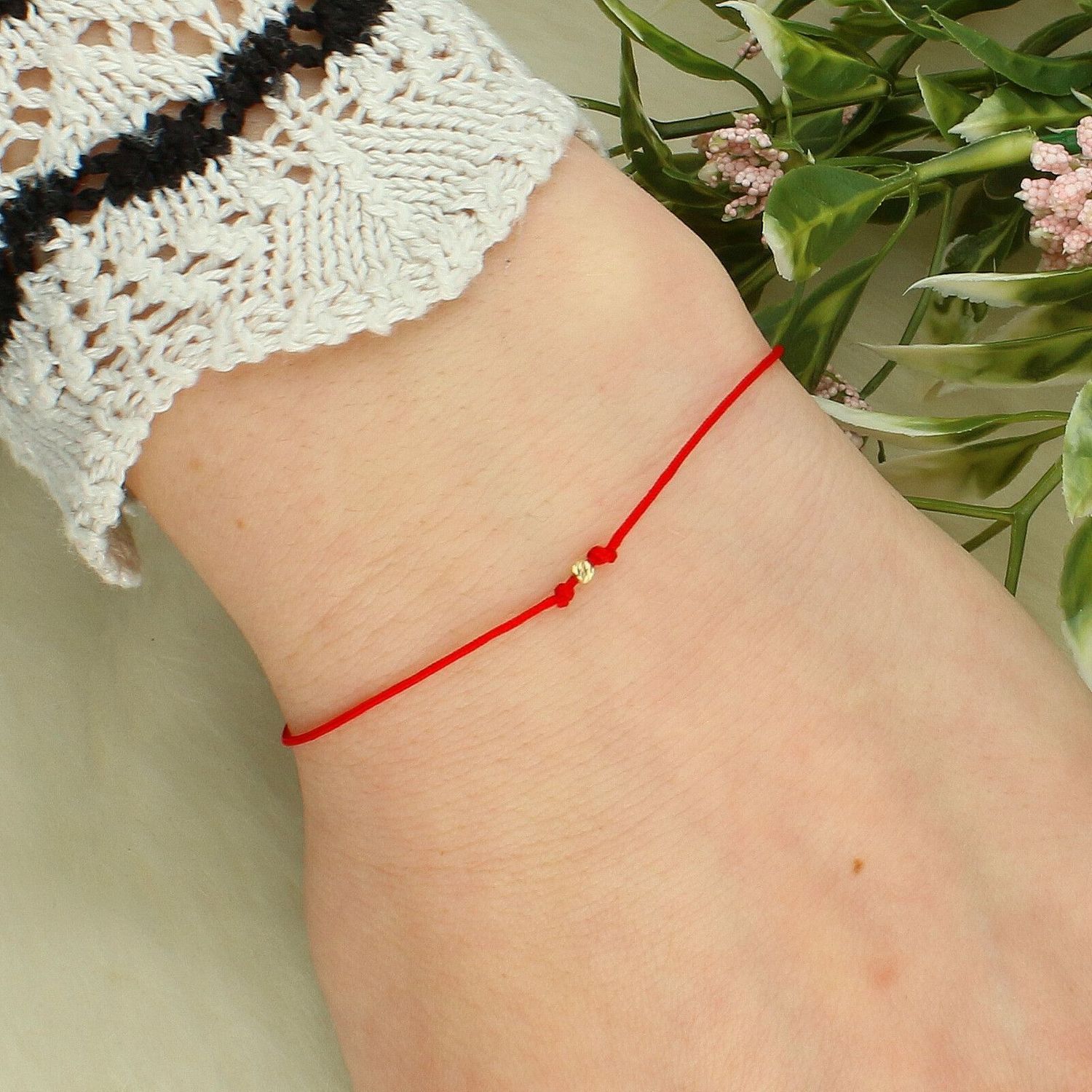 Bransoletka szczęścia złota 585 na czerwonym sznurku – mini kuleczka, regulowana,.jpg