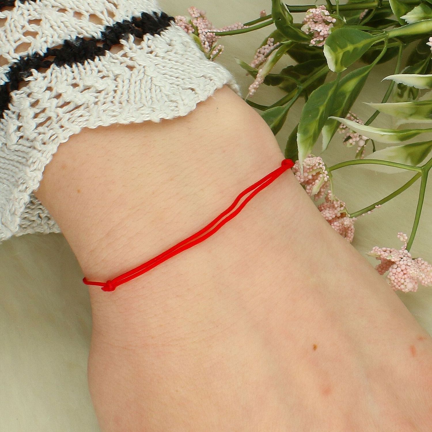 Bransoletka szczęścia złota 585 na czerwonym sznurku – mini kuleczka, regulowana,.jpg