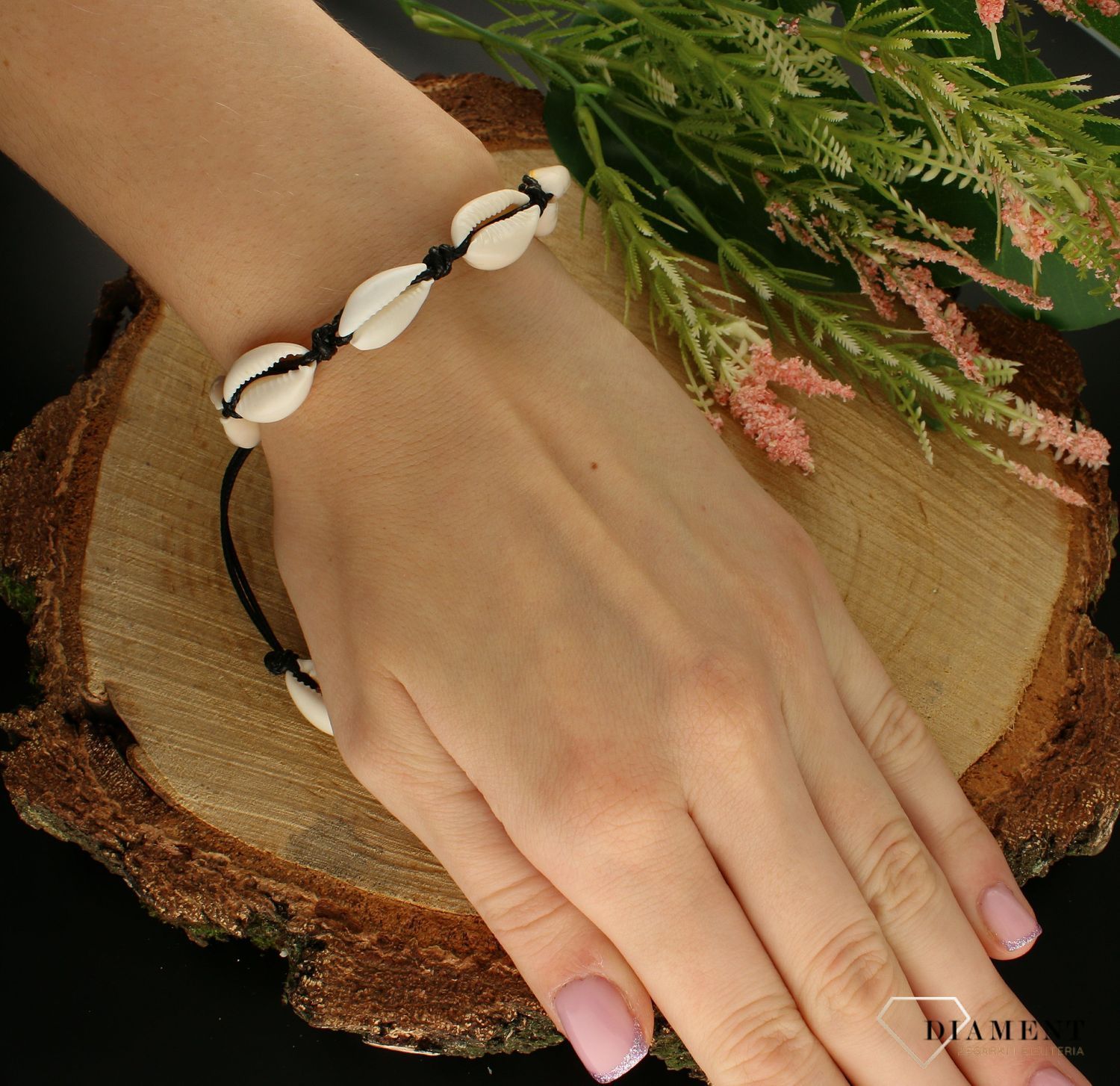 Bransoletka damska 'Wakacyjne muszelki' DIA-BRA-0283-INNE. Wakacyjna bransoletka. Bransoletka z muszelkami..jpg