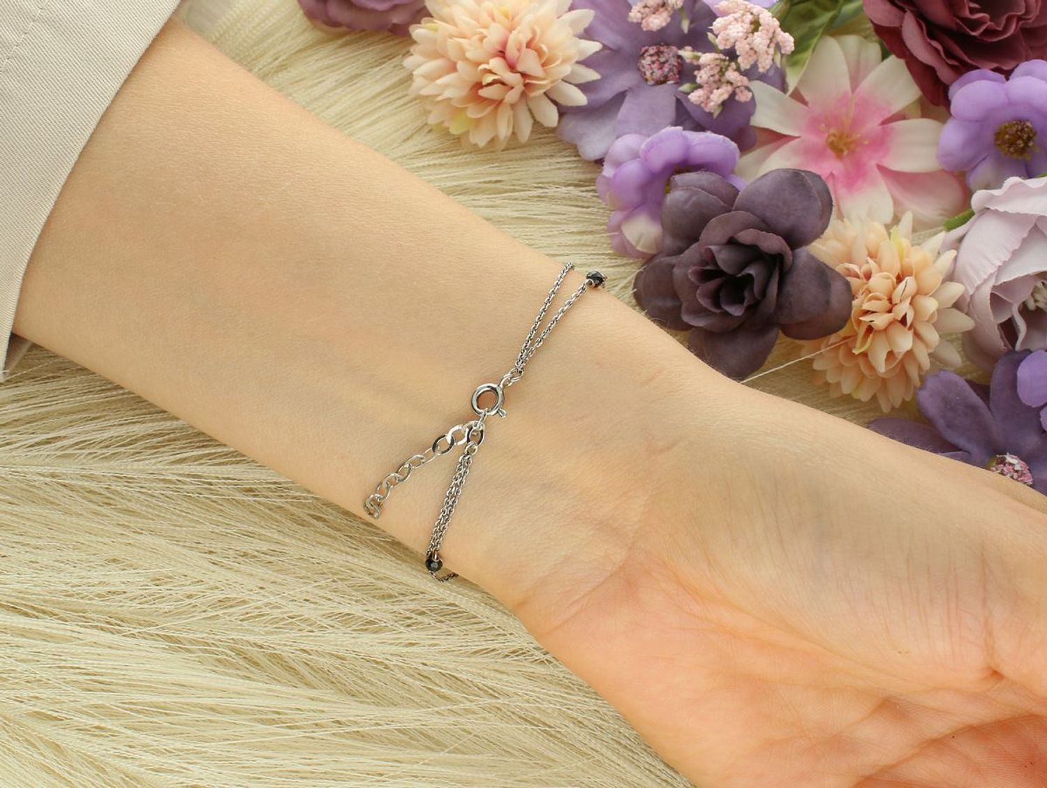 Bransoletka damska srebrna próba 925, podwójna z kółeczkiem ażurowym DIA-BRA-0320-925 Elegancka bransoletka damska wykonana z wysokiej jakości srebra próby 925 1.jpg