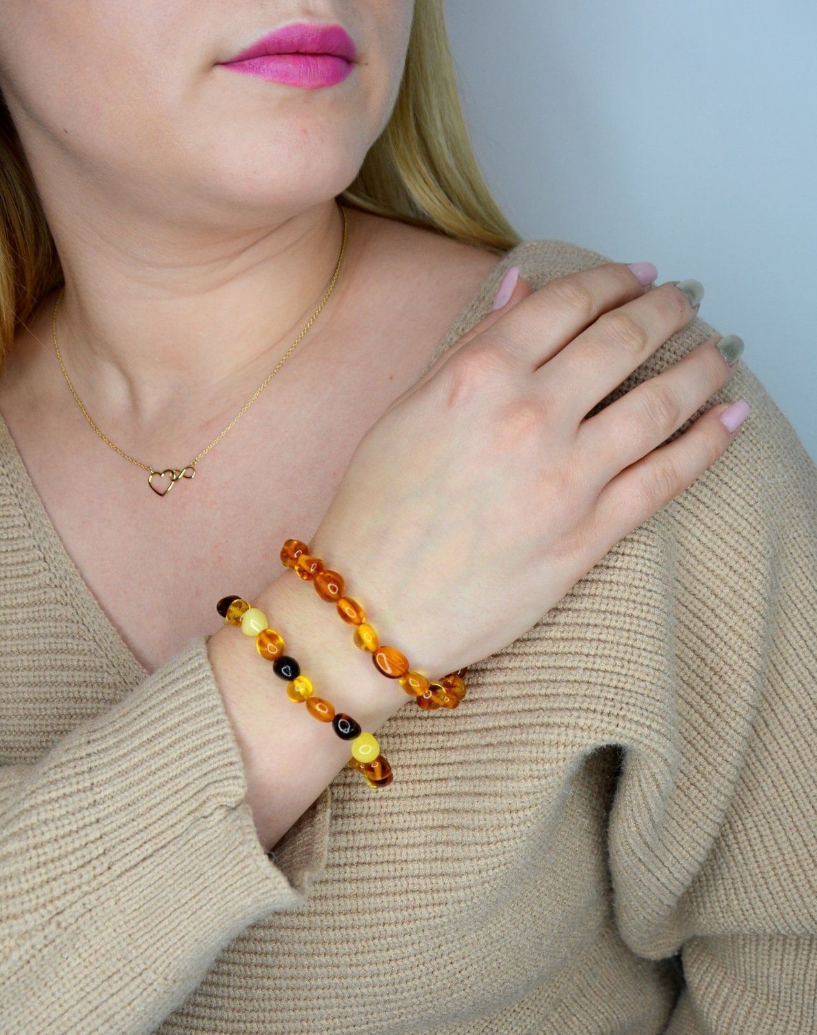 Bransoletka bursztyn kolorowy na żyłce DIA-BRA-0585-INNE.jpg