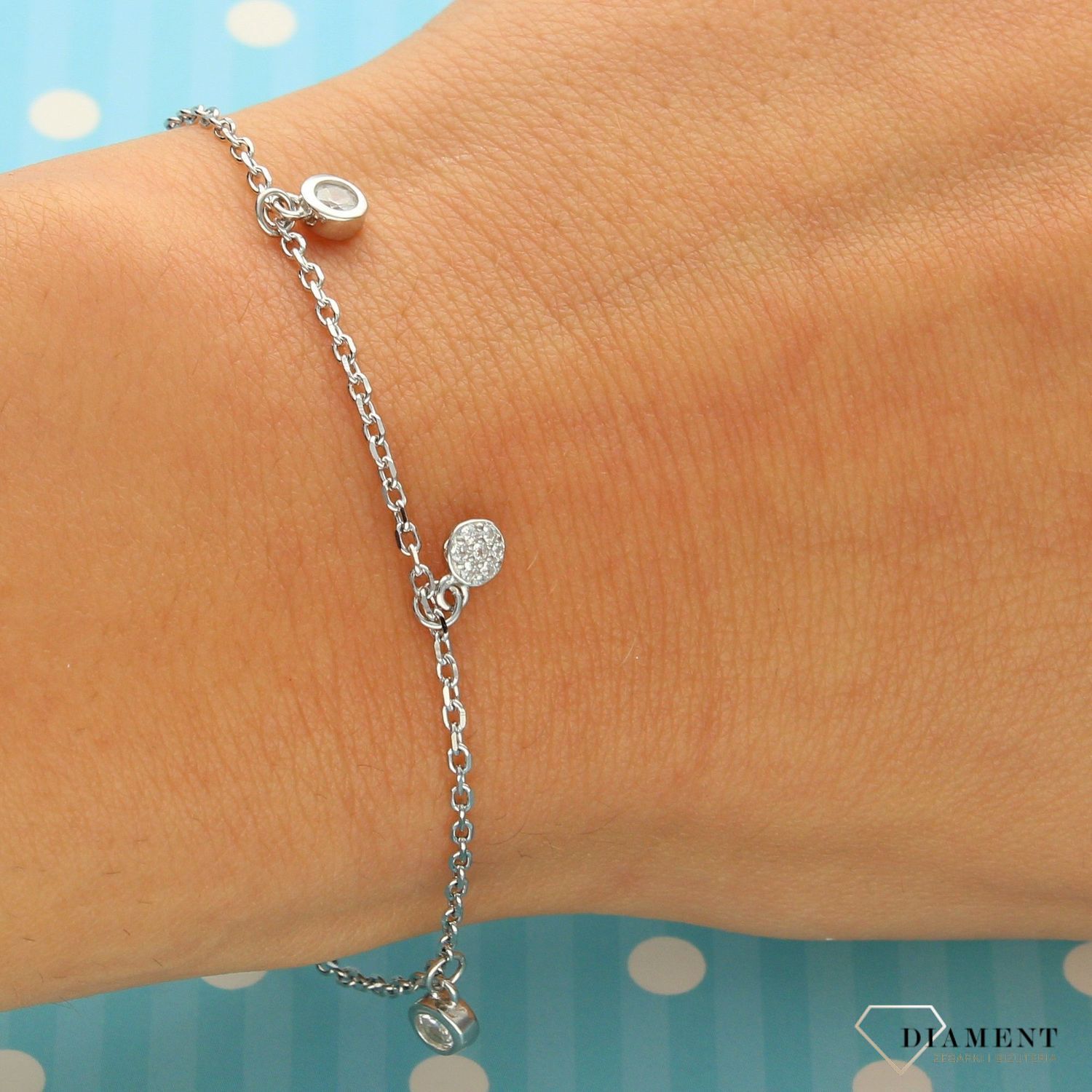 Srebrna bransoleta 925 z wiszącymi cyrkoniami DIA-BRA-0684-925 ✅ Srebrna bransoletka z wiszącymi cyrkoniami  (1).jpg