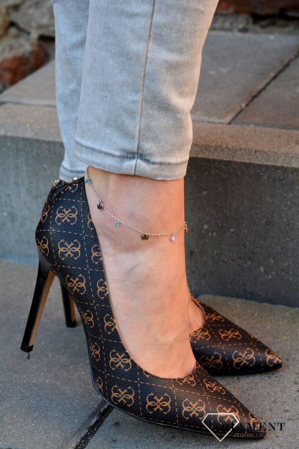 Srebrna bransoletka na nogę 'Kolorowe cyrkonie z Koroną' 925 DIA-BRA-0692-925.jpg