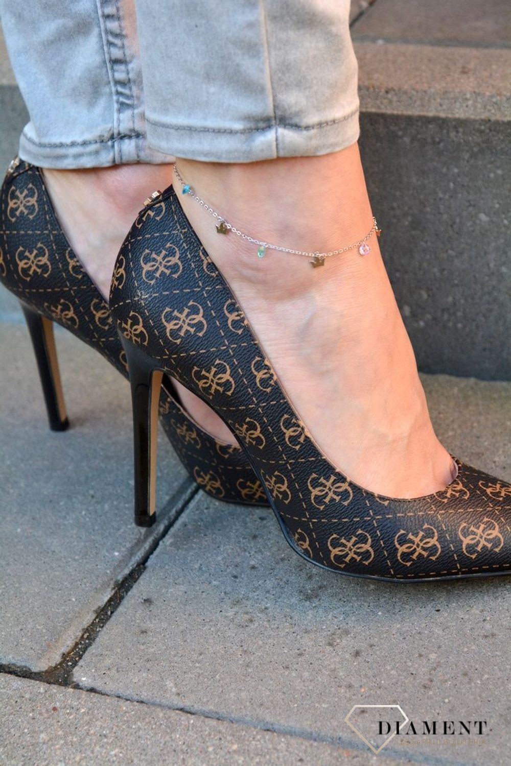 Srebrna bransoletka na nogę 'Kolorowe cyrkonie z Koroną' 925 DIA-BRA-0692-925.jpg