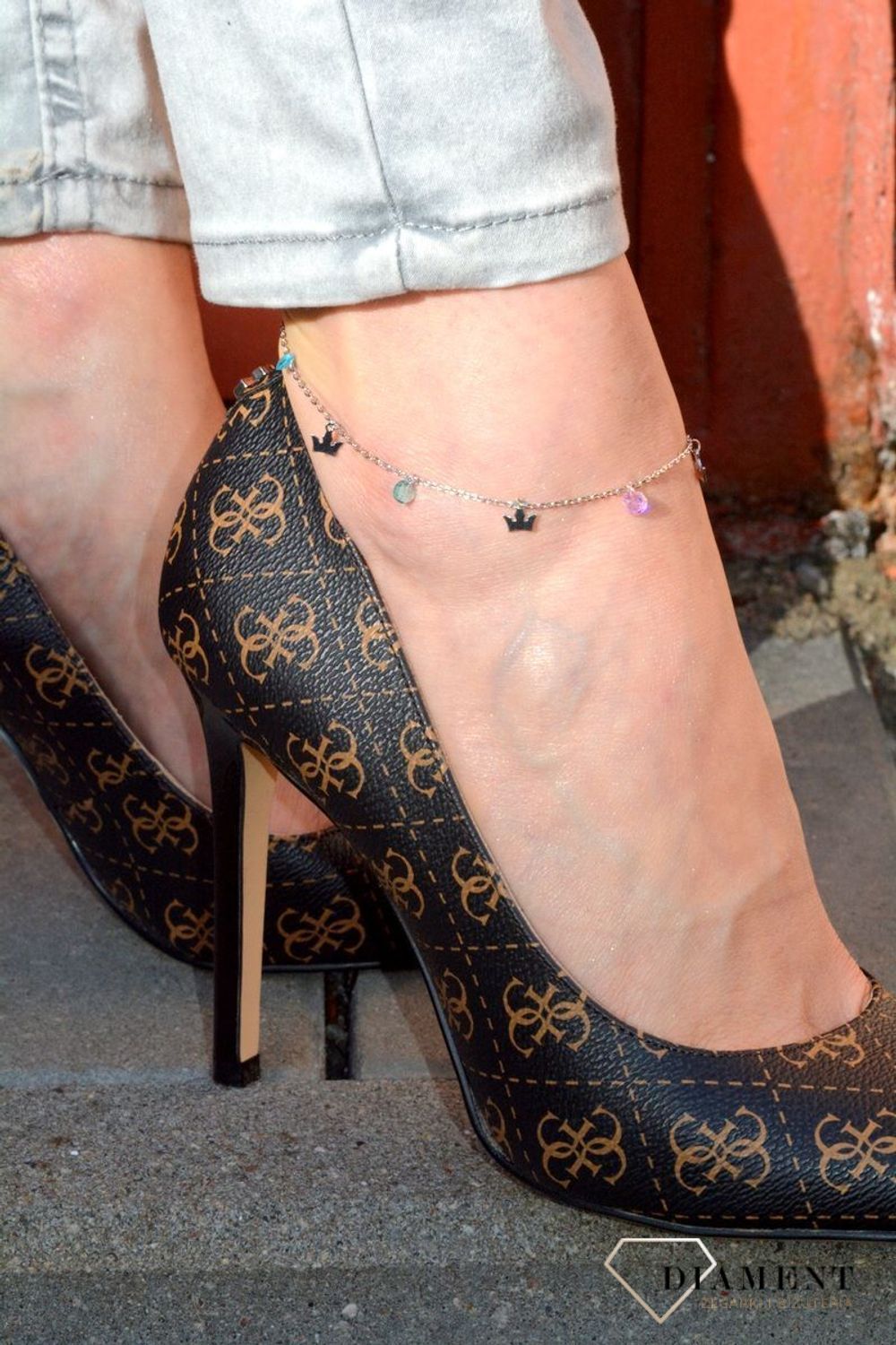 Srebrna bransoletka na nogę 'Kolorowe cyrkonie z Koroną' 925 DIA-BRA-0692-925.jpg