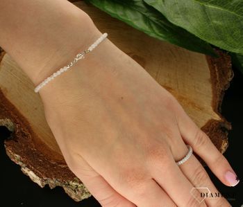Srebrna bransoletka damska 925 z kamieniem księżycowym DIA-BRA-10084-925. Srebrna bransoletka damska idealna na prezent. Bransoletka damska z kamieniami naturalnymi. Srebrna bransoletka z kamieniem księżycowym.  (1).jpg