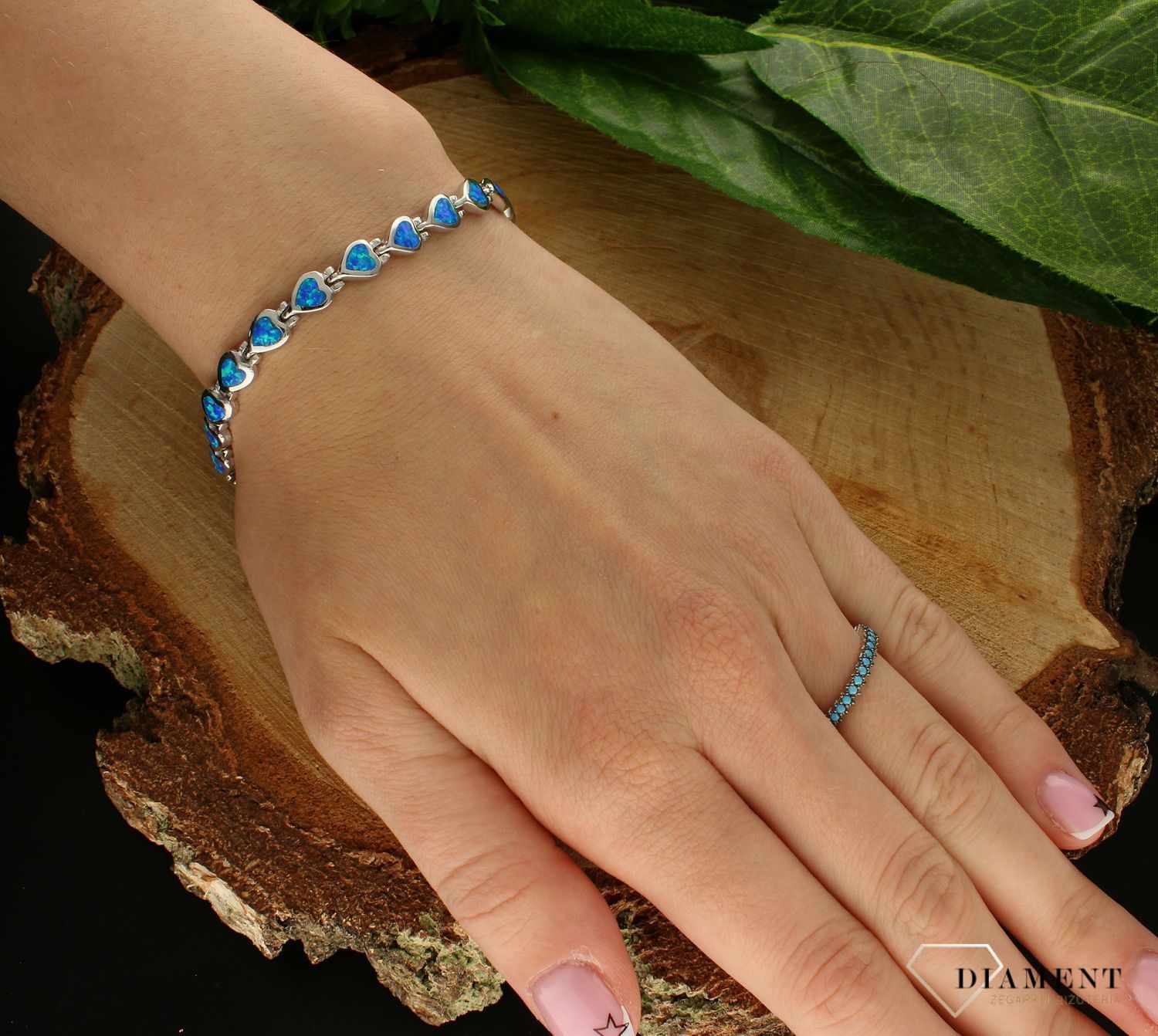 Srebrna bransoletka damska 925 serduszka z opalem DIA-BRA-10305-925. Srebrna bransoletka damska z kamieniami. Srebrna bransoletka damska z niebieskim opalem. Srebrna bransoletka z opalem idealna na prezent dla kobiety (2).jpg