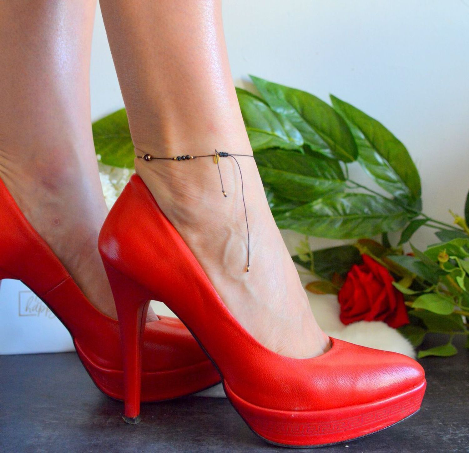 Srebrna bransoletka damska 925 z kamieniem naturalnym Spinel na sznureczku DIA-BRA-10427-925. Srebrna bransoletka z kamieniami naturalnymi. Bransoletka srebrna damska ze spinelem. Bransoletka na sznureczku zaciągana. Bransoletka na szn.jpg