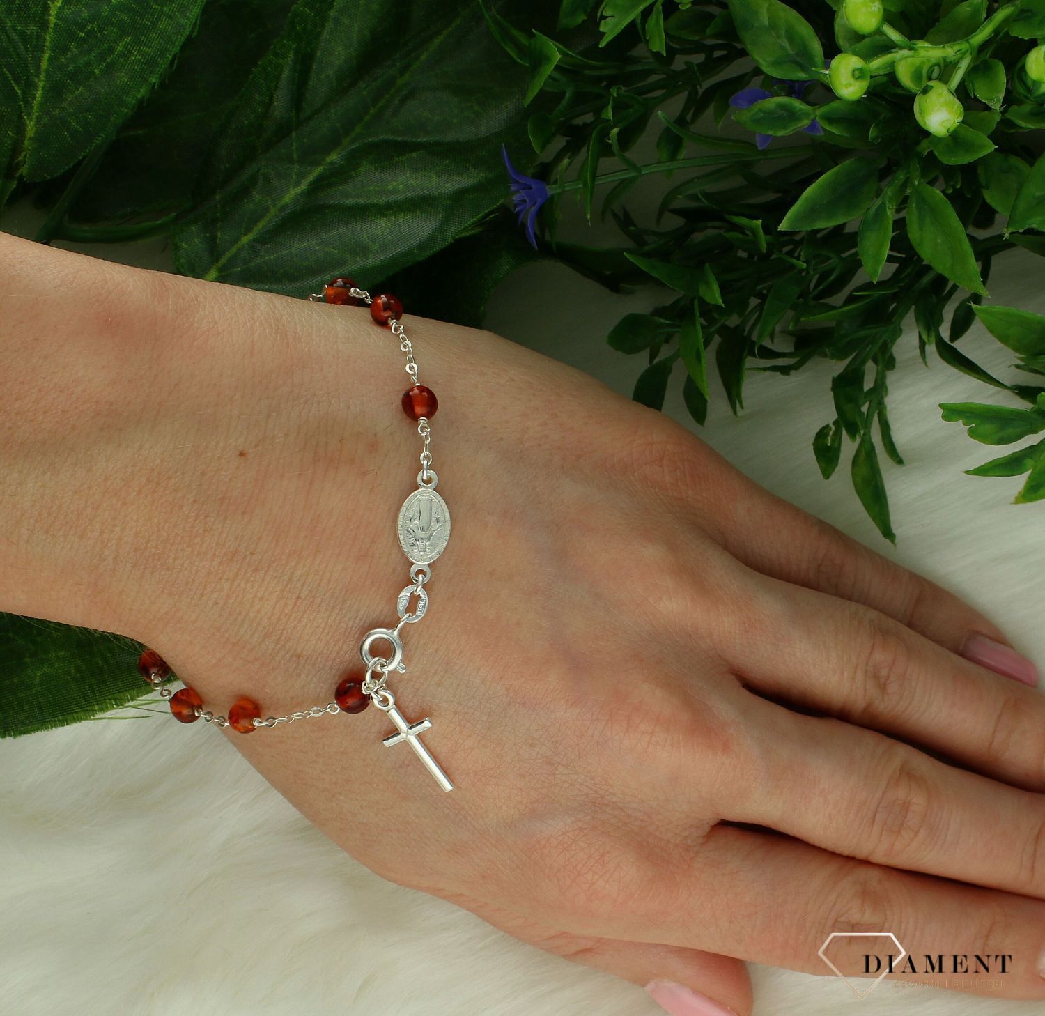 Srebrna bransoletka damska 925 z koniakowym bursztynem różaniec DIA-BRA-10434-925-925. Srebrna bransoletka damska. Srebrna bransoletka z bursztynem. Bransoletka damska z bursztynem różaniec (1).jpg