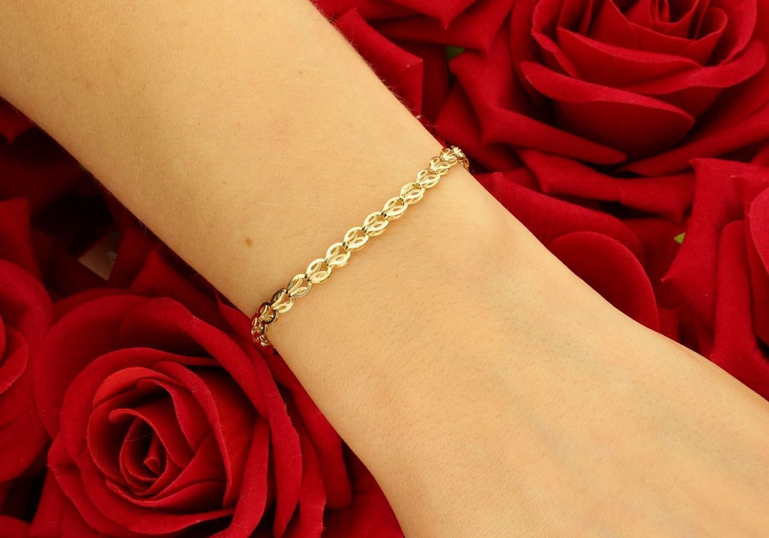 Bransoletka złota 585 ażurowe ogniwka DIA-BRA-10474-585 Złota bransoletka wykonana z 14 karatowego żółtego złota. Bransoletka to idealny pomysł na prezent. Złota biżuteria o oryginalnej 1.jpg