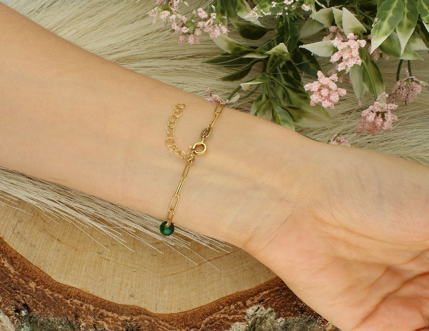 Bransoletka srebrna pozłacana ze splotem spinaczowym i zielonymi kamieniami. Regulowana długość 18+3 cm. Lekka, modna i elegancka. Model DIA-BRA-10595-925.11.jpg