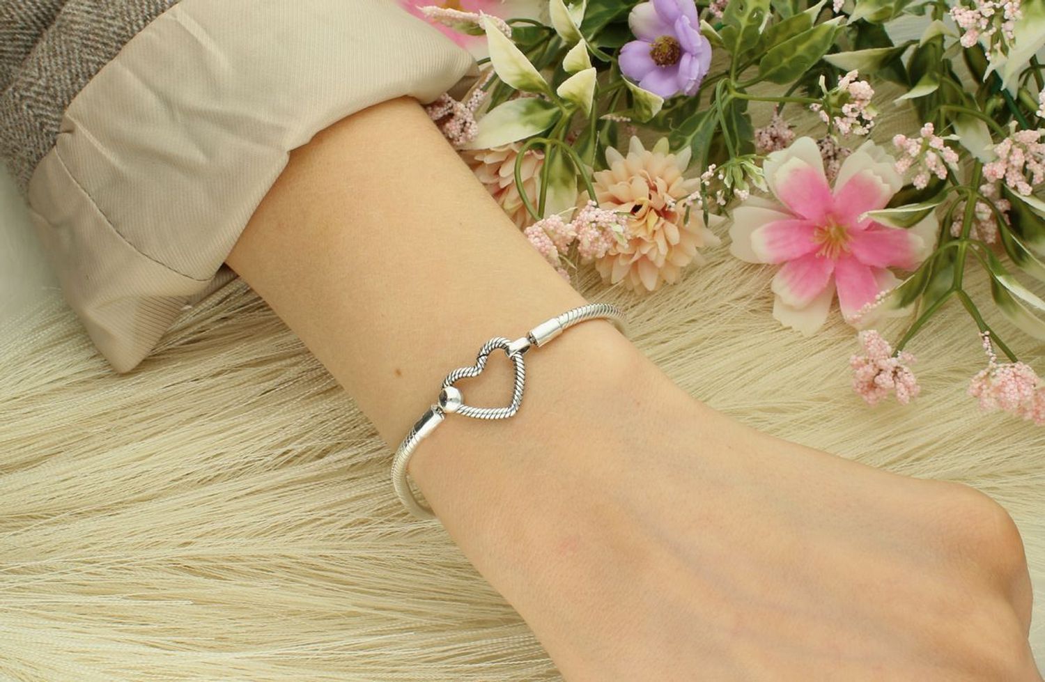 Srebrna bransoletka modułowa do charmsów z sercem 925 - DIA-BRA-10810-925.  Srebrna bransoletka damska. Bransoletka srebrna modułowa. Bransoletka typu Pandora. Bransoletka srebrna do charmsów.1.jpg