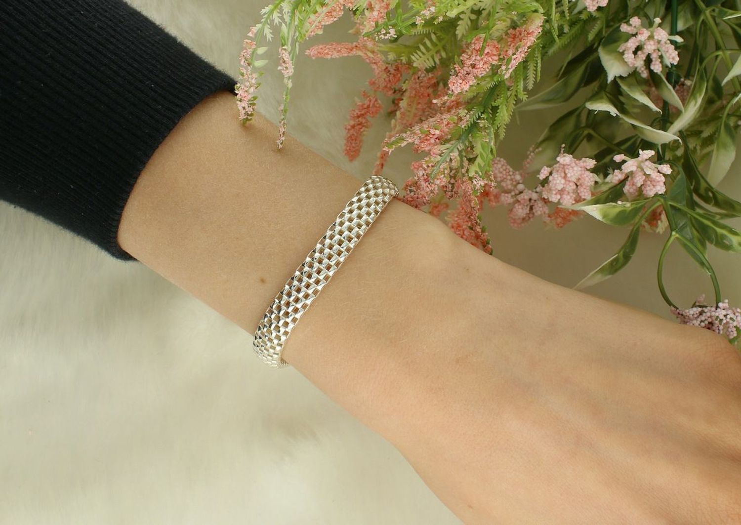 Elegancka damska bransoletka Bismark ze srebra próby 925, długość 22 cm, szerokość 8 mm, waga 10,60 g. Klasyka i solidność w jednym.1.jpg