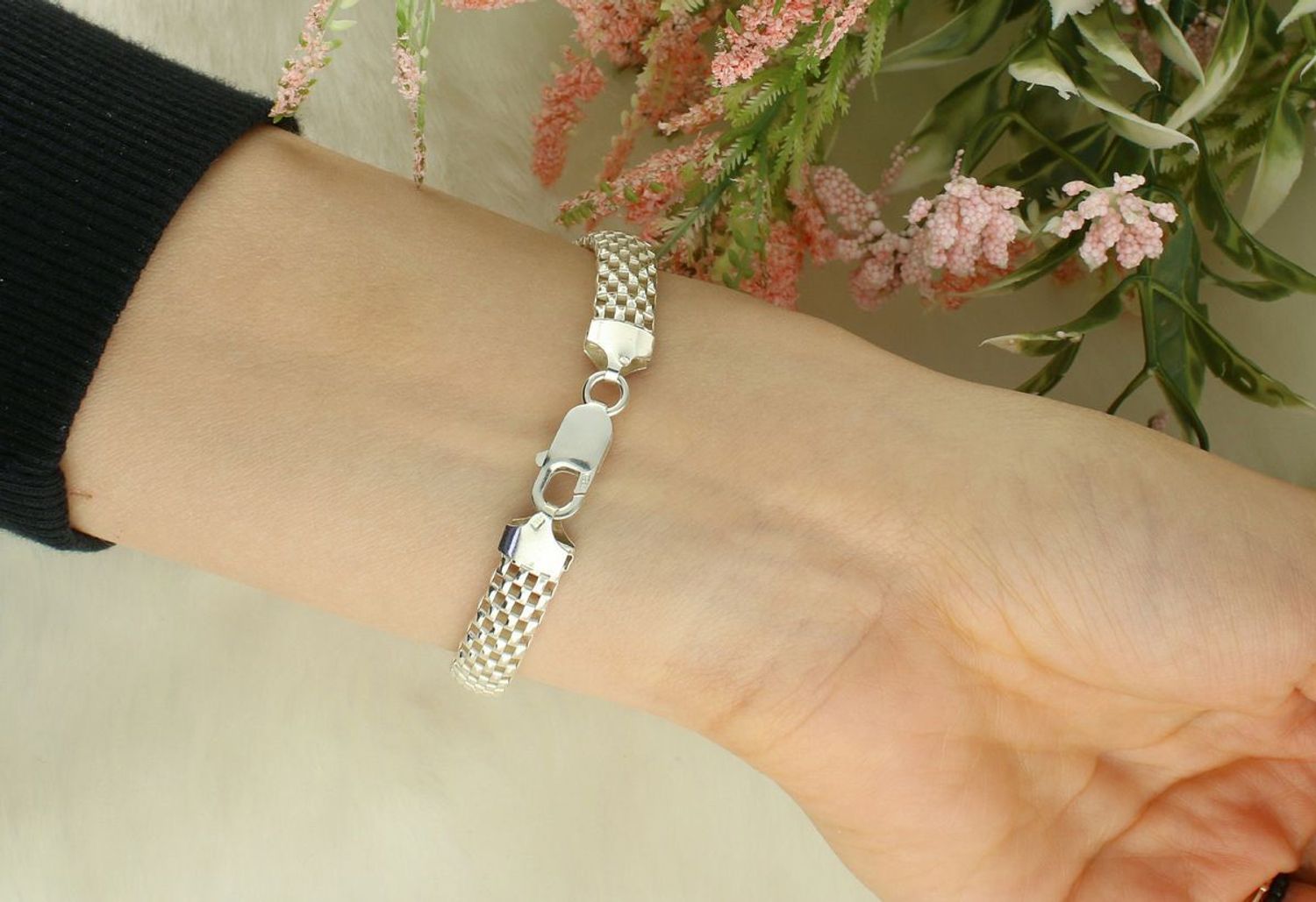 Elegancka damska bransoletka Bismark ze srebra próby 925, długość 22 cm, szerokość 8 mm, waga 10,60 g. Klasyka i solidność w jednym.1.jpg