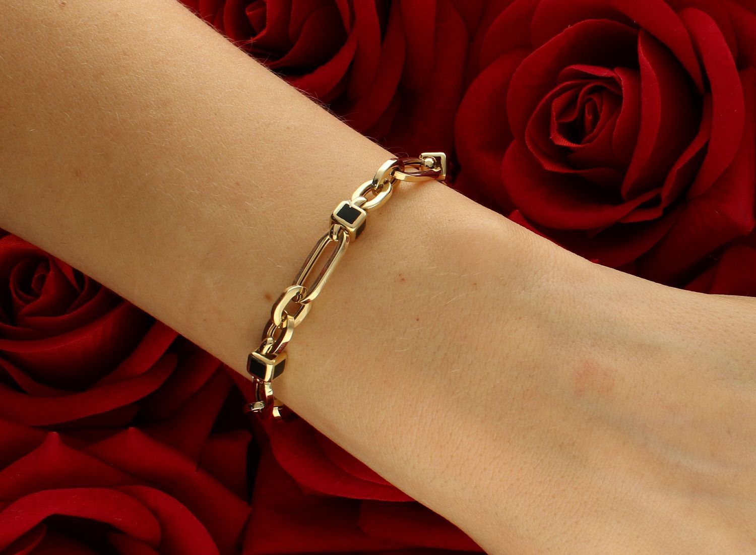 Bransoletka złota spinaczowa pr 585, DIA-BRA-10997-585 Złota bransoletka wykonana z 14 karatowego żółtego złota. Bransoletka to idealny pomysł na prezent.1.jpg