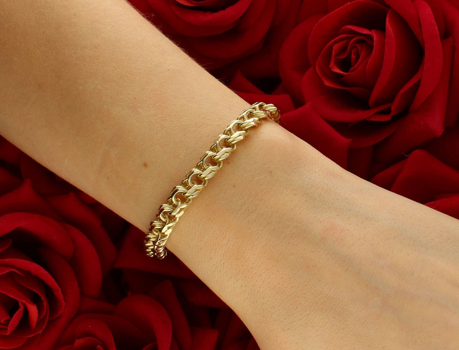 Bransoletka złota garibaldka pr 585, DIA-BRA-11106-585 Złota bransoletka wykonana z 14 karatowego żółtego złota. Bransoletka to idealny pomysł na prezent. Złota bransoletka z okrągłymi ogniwkami. 1.jpg