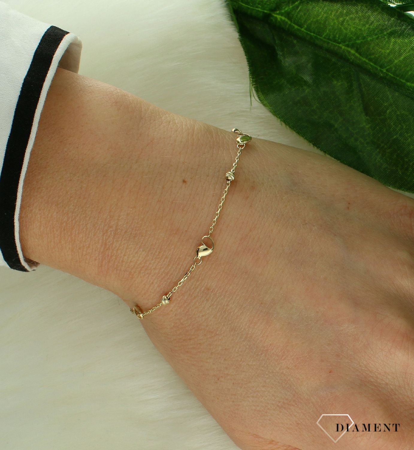 Bransoletka damska złota 585 serduszka i grawerowane kulki DIA-BRA-11228-585 (2).jpg