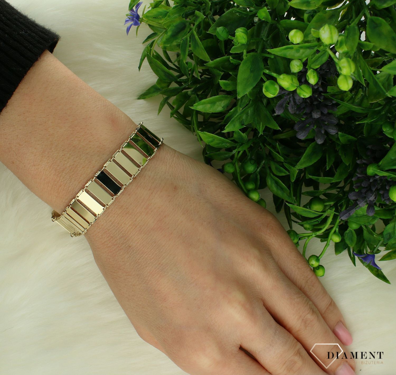 Złota bransoletka damska 585 tasiemka DIA-BRA-11350-585. Złota bransoletka damska. Bransoletka złota damska na prezent. Bransoletka złota tasiemka dla kobiety. Złota bransoletka elegancka..jpg