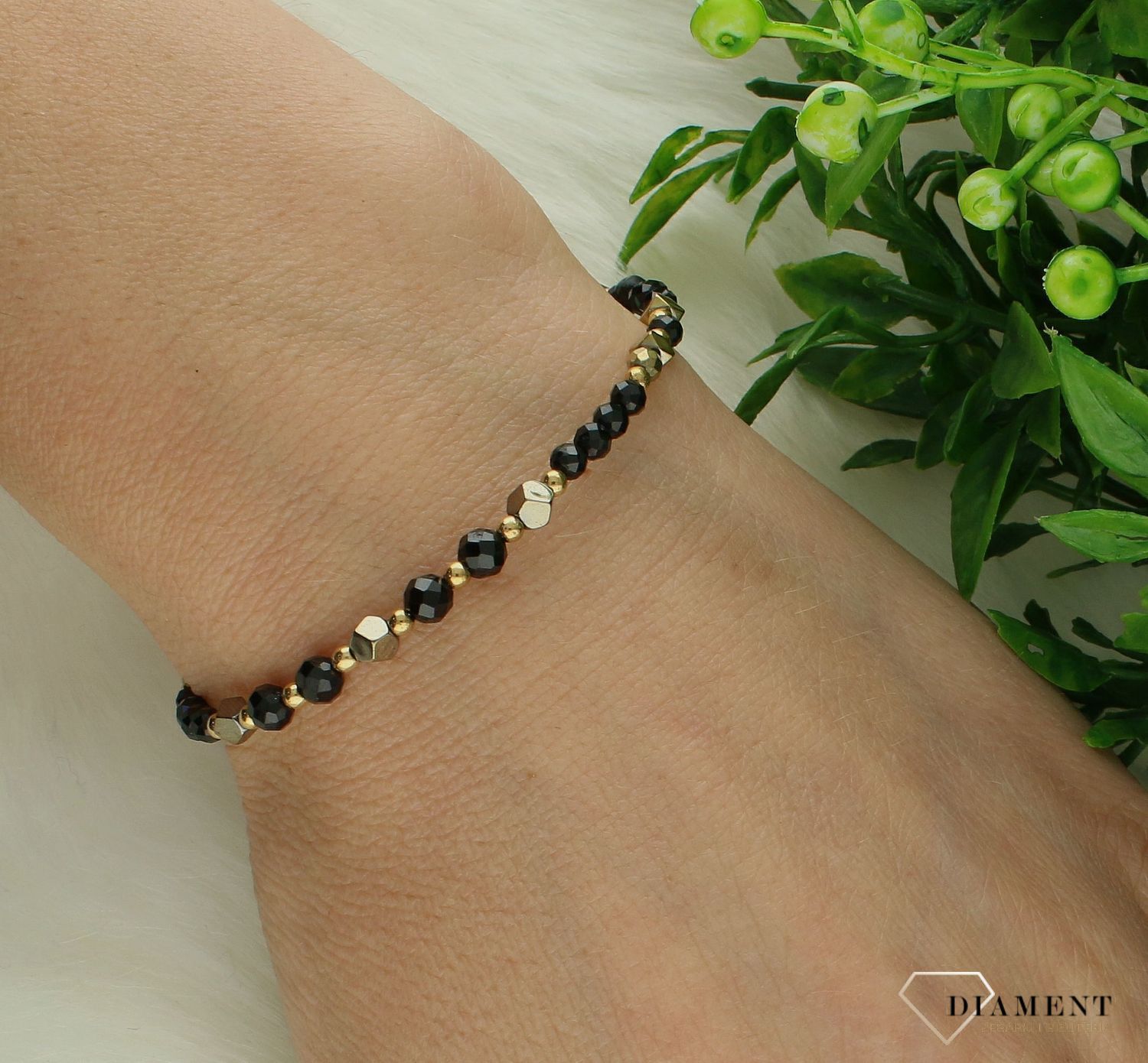Srebrna bransoletka damska 925 kamienie naturalne turmalin, hematyt DIA-BRA-11441-925. Srebrna bransoletka damska. Bransoletka z kamieniami naturalnymi. Bransoletka z koralikami na prezent. Bransoletka z turmalinem i hematytem.jpg