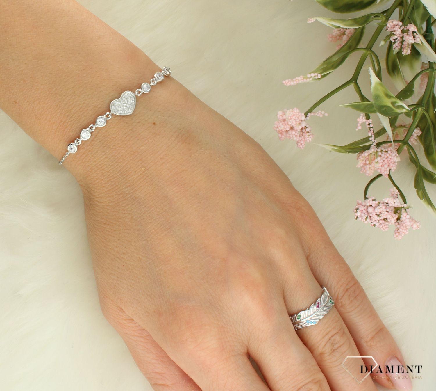 Srebrna bransoletka damska 925 celebrytka z sercem i cyrkoniami DIA-BRA-11636-925. Srebrna bransoletka damska. Bransoletka srebrna z cyrkoniami. Bransoletka srebrna damska celebrytka. Srebrna bransoletka na prezent dla kobiety (1).jpg