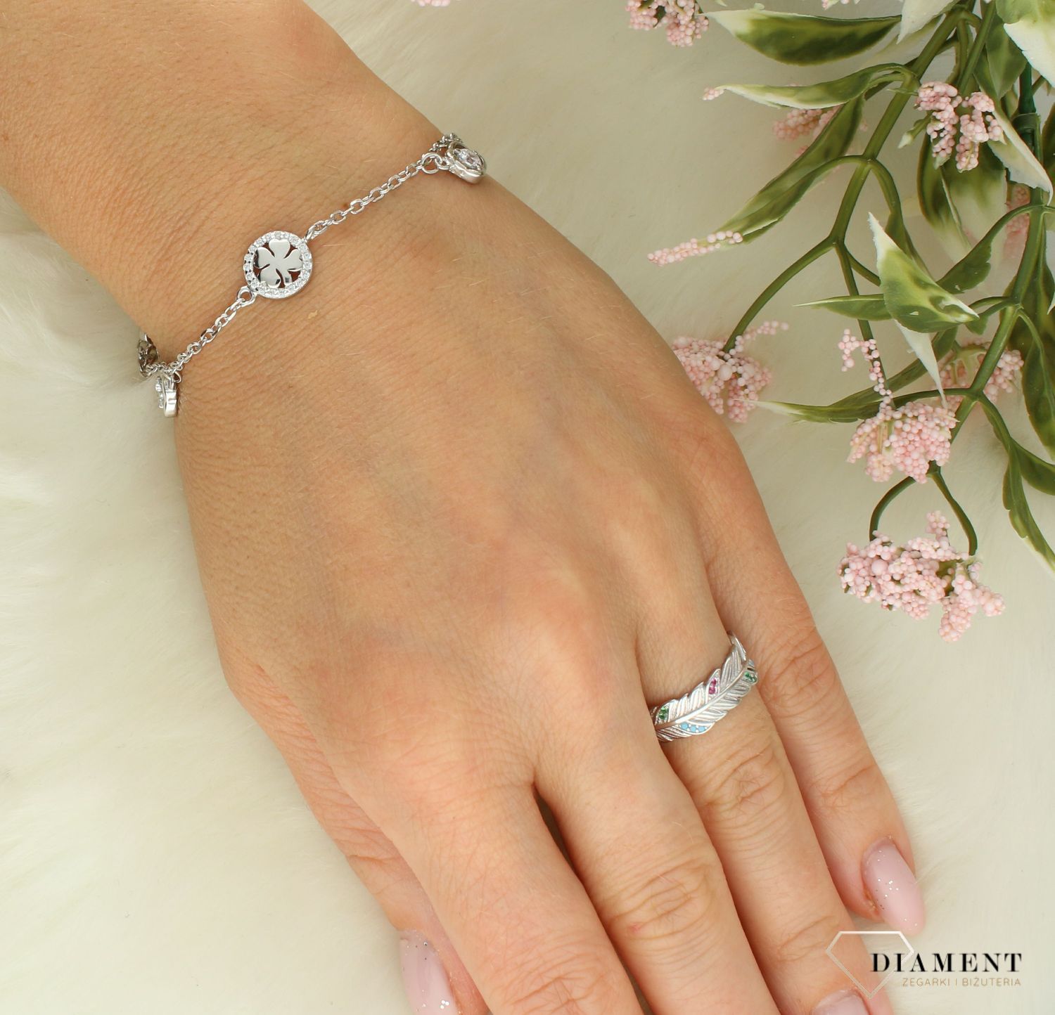 Srebrna bransoletka damska 925 celebrytka z koniczyną DIA-BRA-11639-925. Srebrna bransoletka damska. Bransoletka srebrna z cyrkoniami. Bransoletka srebrna damska celebrytka. Srebrna bransoletka na prezent dla kobiety (1).jpg