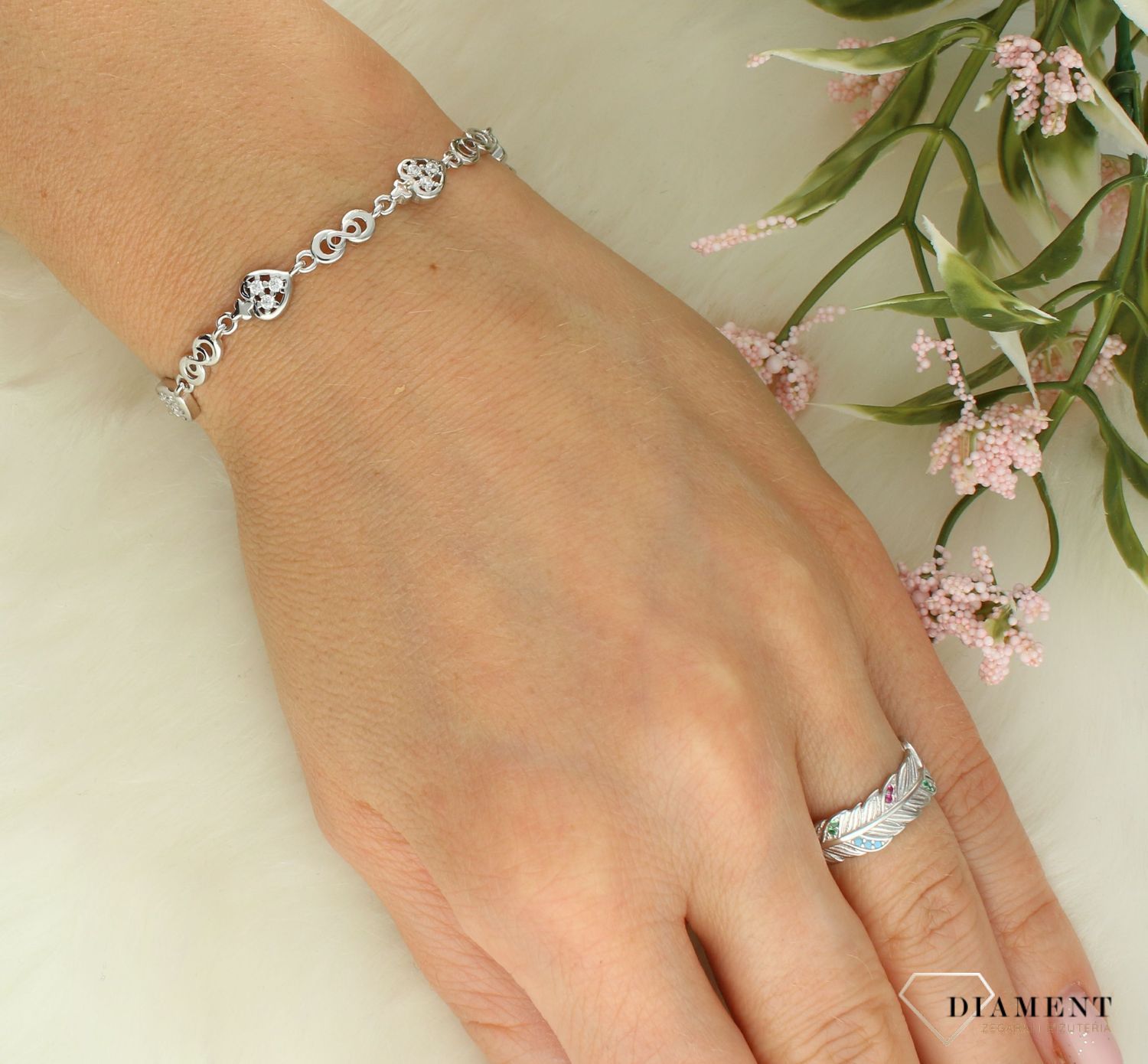 Srebrna bransoletka damska 925 celebrytka z serduszkami DIA-BRA-11651-925 (1).jpg