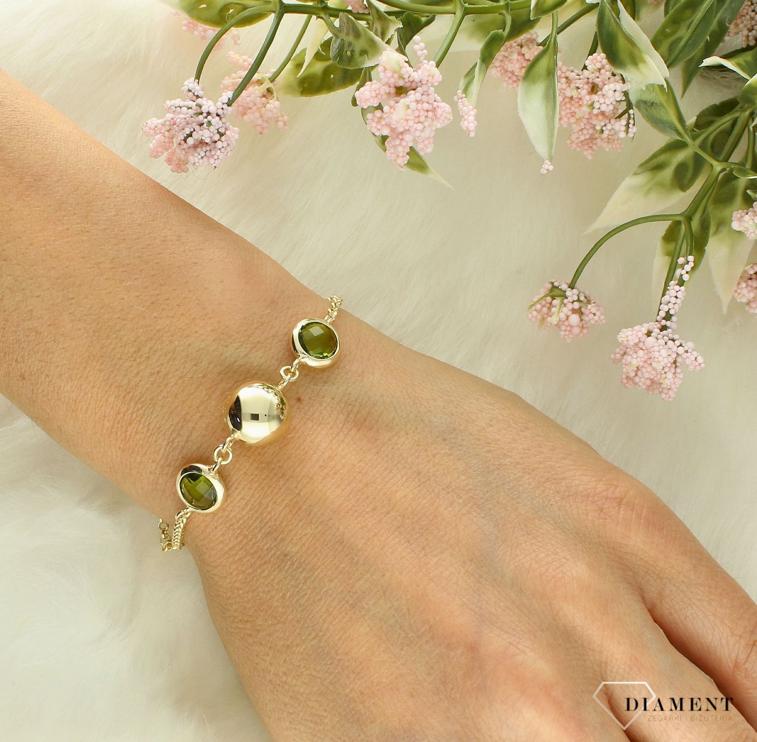 Srebrna bransoletka damska pokryta złotem kule z zieloną cyrkonią DIA-BRA-11694-925 (2).jpg