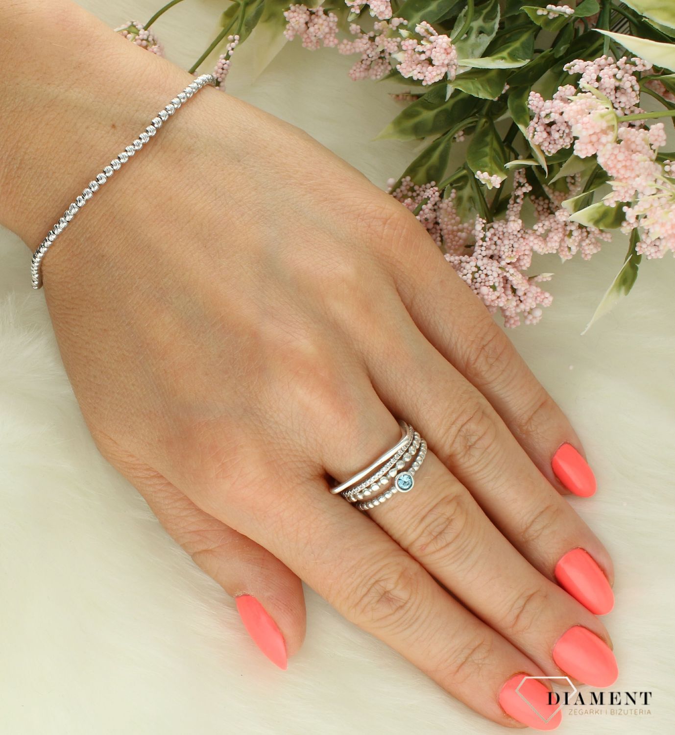 Srebrna bransoletka damska 925 grawerowane kuleczki DIA-BRA-11725-925 (2).jpg