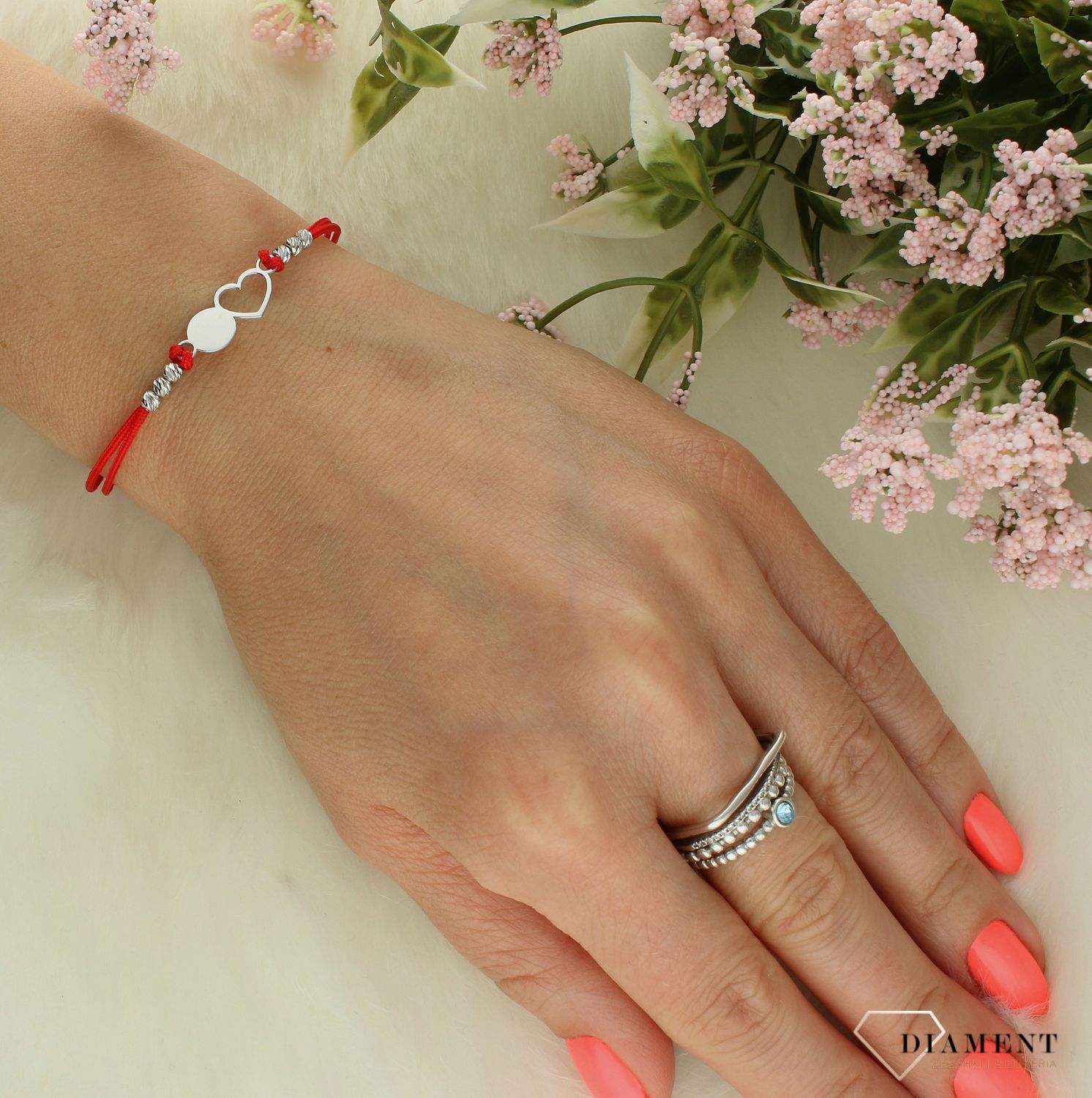 Srebrna bransoletka na czerwonym sznurku z sercem DIA-BRA-11770-925 (2).jpg