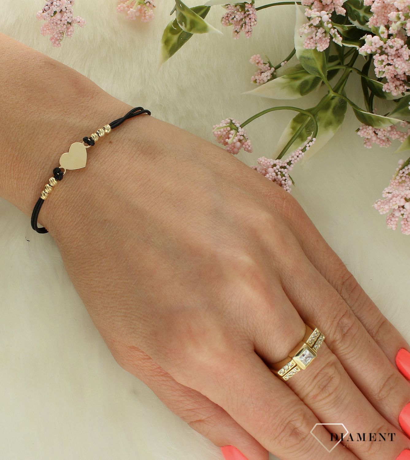 Srebrna bransoletka na czarnym sznurku z pozłacanym sercem DIA-BRA-11772Z-925 (2).jpg