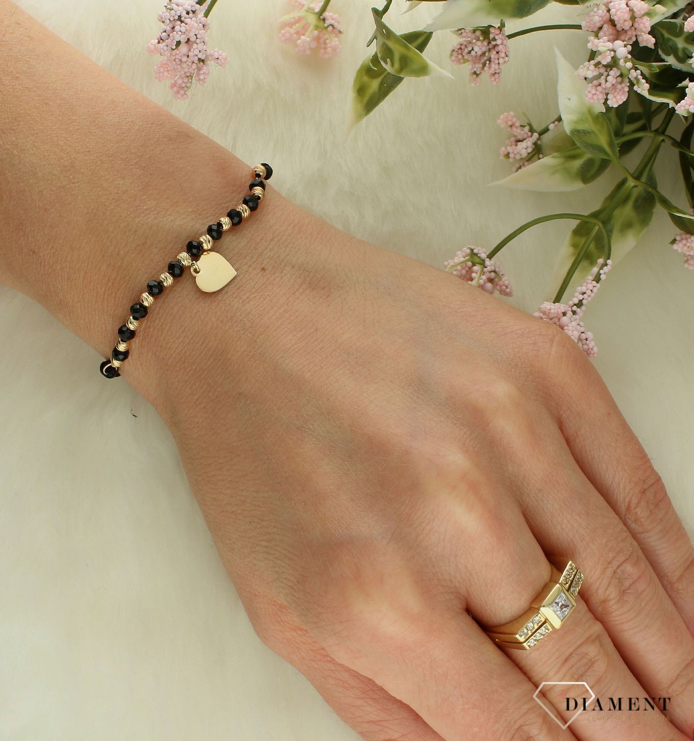 Srebrna bransoletka na czarnym sznurku z serduszkiem DIA-BRA-11773-925 (3).jpg