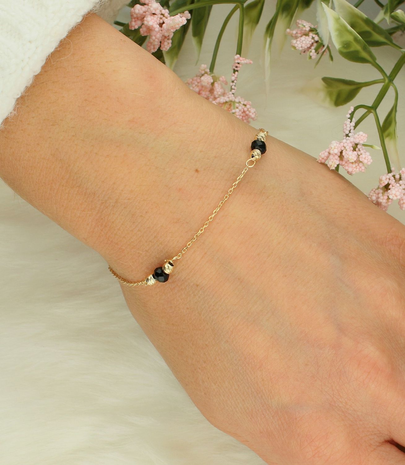 Srebrna bransoletka damska 925  pozłacana celebrytka z kulkami i czarnymi koralikami DIA-BRA-11787-925. Srebrna bransoletka damska. Bransoletka 1Bransoletka dla kobi.jpg