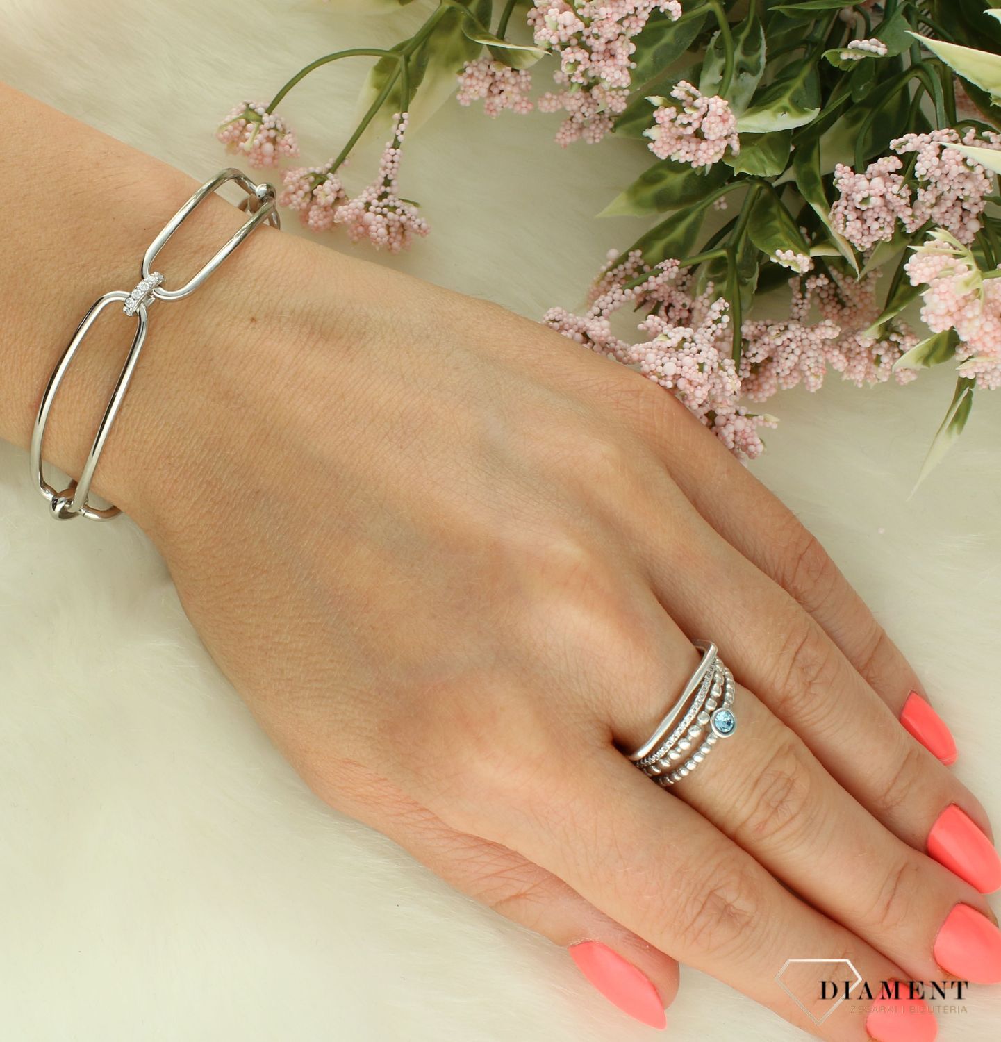 Srebrna bransoletka damska 925 podłużne spinacze DIA-BRA-11802-925 (2).jpg