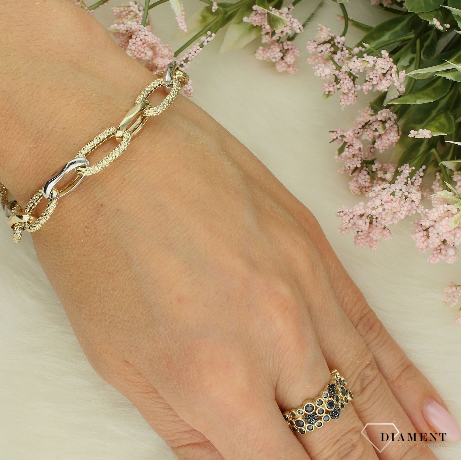 Złota bransoletka damska 585 owalne grawerowane ogniwka DIA-BRA-11981-585.  Złota bransoletka damska. Złota bransoletka próby 585. Bransoletka damska ze złota. Bransoletka złota na prezent (2).jpg