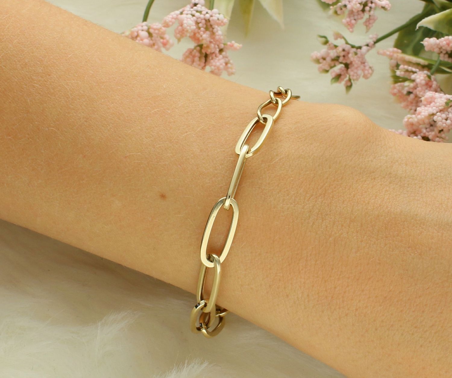 Bransoletka złota owalne ogniwa próba 585, DIA-BRA-12109-585 Złota bransoletka wykonana z 14 karatowego żółtego złota. Bransoletka to idealny pomysł na prezent. Złota biżuteria o oryginalnej formie.jpg