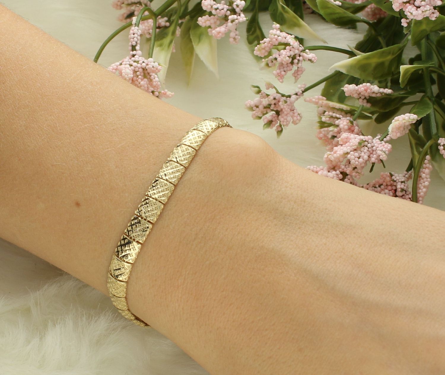 Bransoletka złota kwadratowe ażurowe ogniwa próba 585, DIA-BRA-12112-585 Złota bransoletka wykonana z 14 karatowego żółtego złota. Bransoletka to idealny pomysł na prezent..jpg