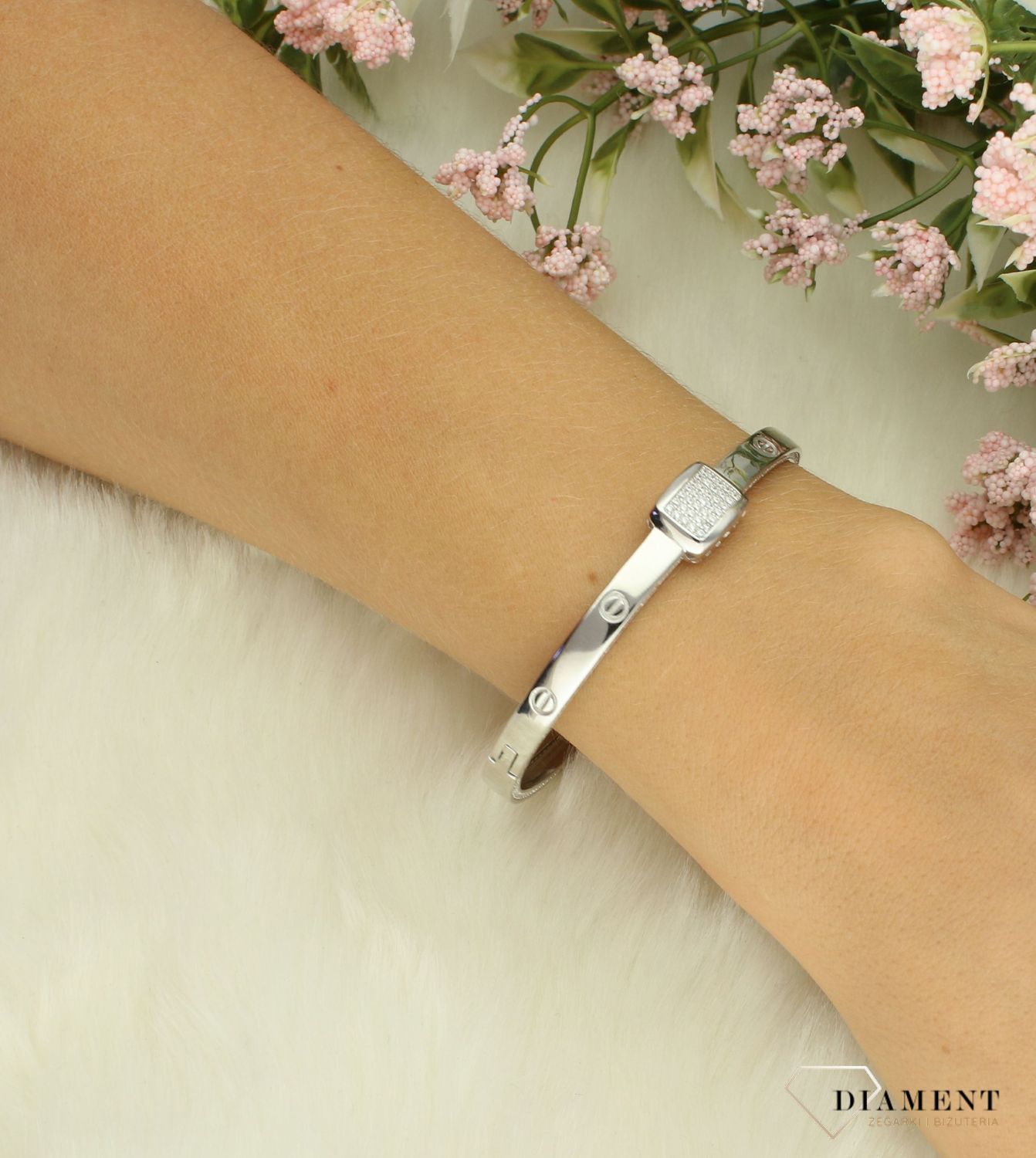 Srebrna sztywna bransoletka damska z cyrkoniami ala Cartier DIA-BRA-12229-925. Srebrna bransoletka damska. Bransoletka srebrna z cyrkoniami. Srebrna bransoletka Cartier. Bransoletka bogato zdobiona sztywna na prezent..jpg