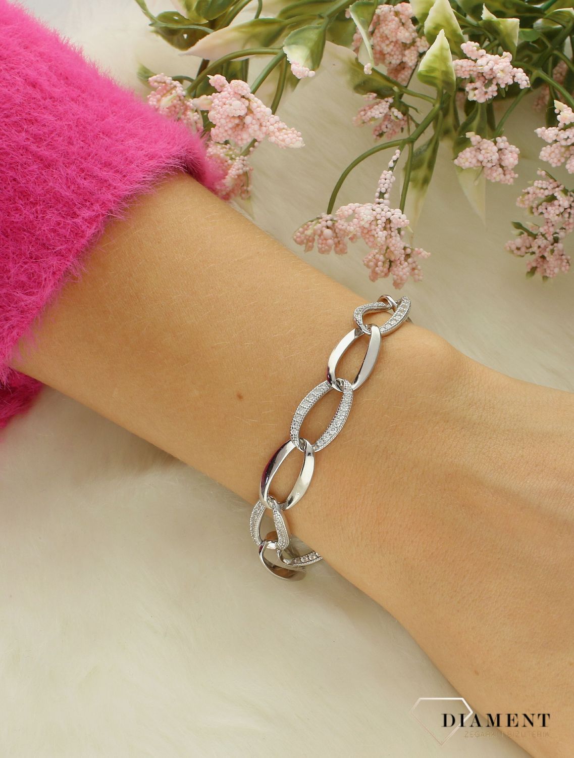 Srebrna bransoletka damska 925 duże ogniwka zdobione cyrkoniami DIA-BRA-12238-925.jpg