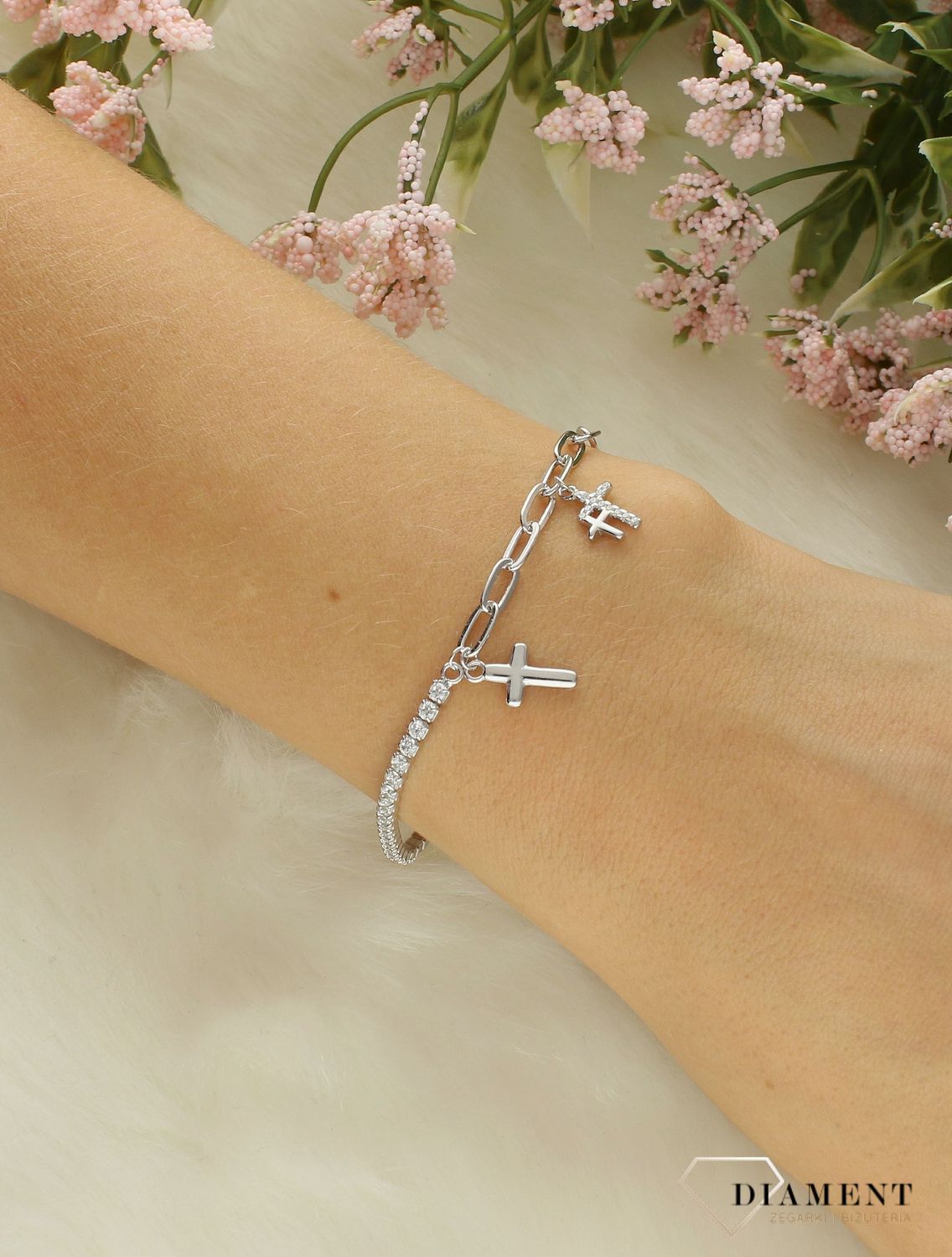Srebrna bransoletka damska 925 z krzyżykami i cyrkoniami DIA-BRA-12243-925. Srebrna bransoletka damska. Bransoletka srebrna z cyrkoniami. Srebrna bransoletka z krzyżykami. Bransoletka bogato zdobiona na prezent..jpg
