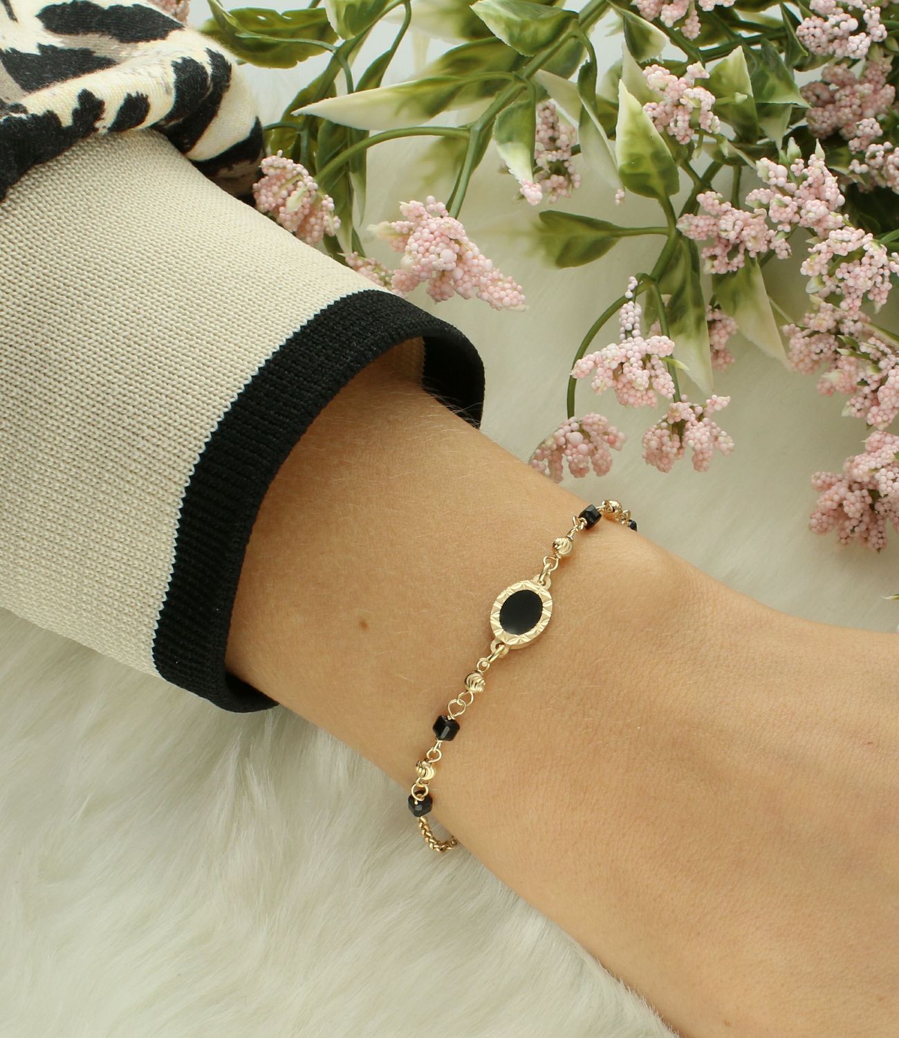 Bransoletka srebrna pozłacana z czarnymi koralikami próba 925, DIA-BRA-12365-925 Bransoletka wykonana z najwyższej jakości srebra. Idealny pomysł na prezent dla każdej5.jpg