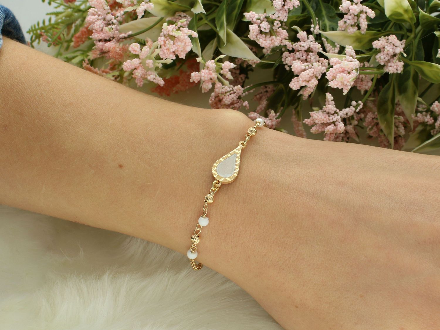 Bransoletka srebrna pozłacana masa perłowa pr 925, DIA-BRA-12366-925  Bransoletka wykonana z najwyższej jakości srebra. Idealny pomysł na prezent dla każdej kobiety.1.jpg