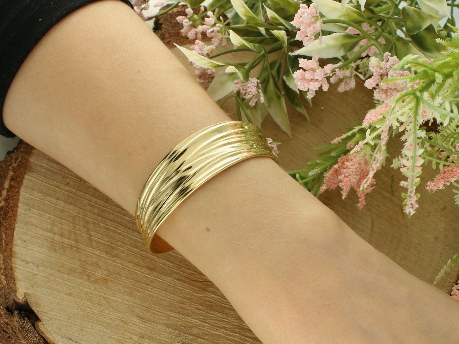 Pozłacana srebrna bransoletka damska sztywna ze żłobieniem – DIA-BRA-12383-925, srebro 925.jpg