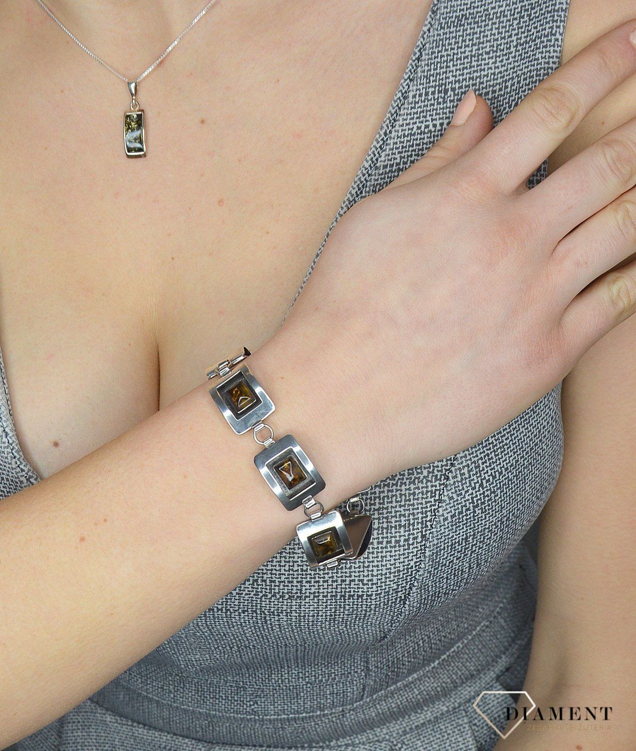 Bransoletka srebrna z bursztynów DIA-BRA-12475-bursztyn bursztyn to propozycja od sklepu jubilerskiego Diament.jpg