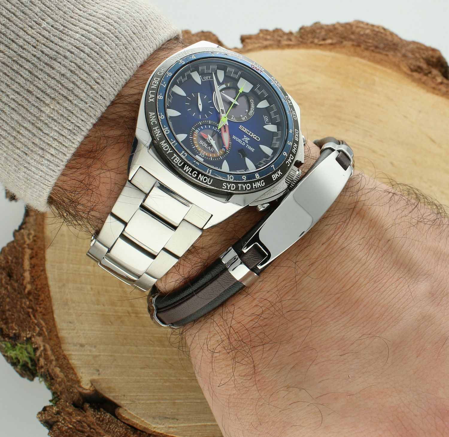 Bransoletka męska skórzana DIA-BRA-12498-STAL Bransoletka wykonana ze skóry oraz ozdobiona stalową blaszką w srebrnym kolorze idealną pod grawer. Idealny pomysł na prezent dla każdego mężczyzny..jpg