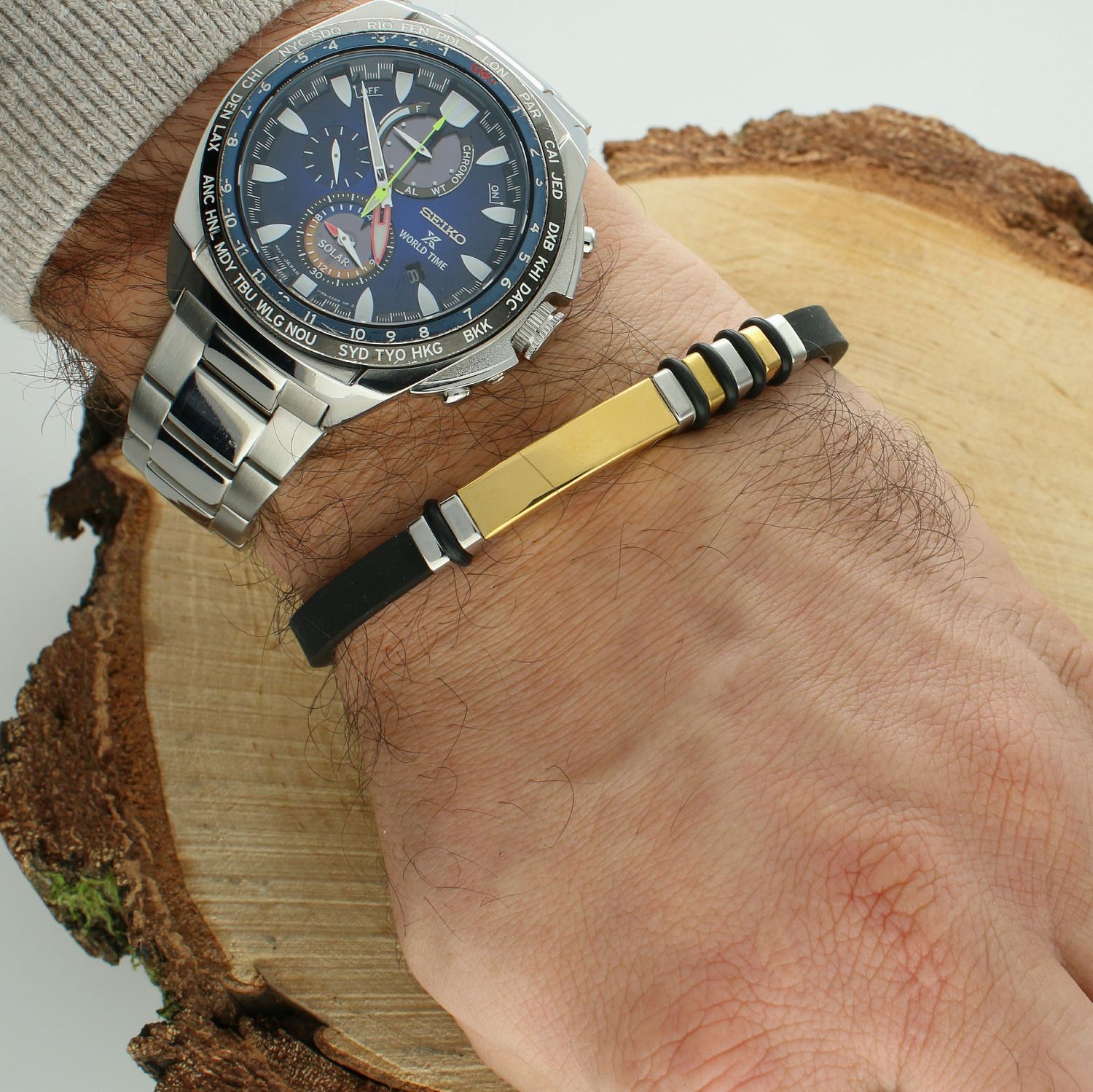 Bransoletka męska kauczuk blaszka pozłacana grawer DIA-BRA-12499-STAL Czerń pasuje do każdego koloru, tak więc bransoletka jest poprzez swój kolor uniwersalna i bardzo praktyczna.2.jpg