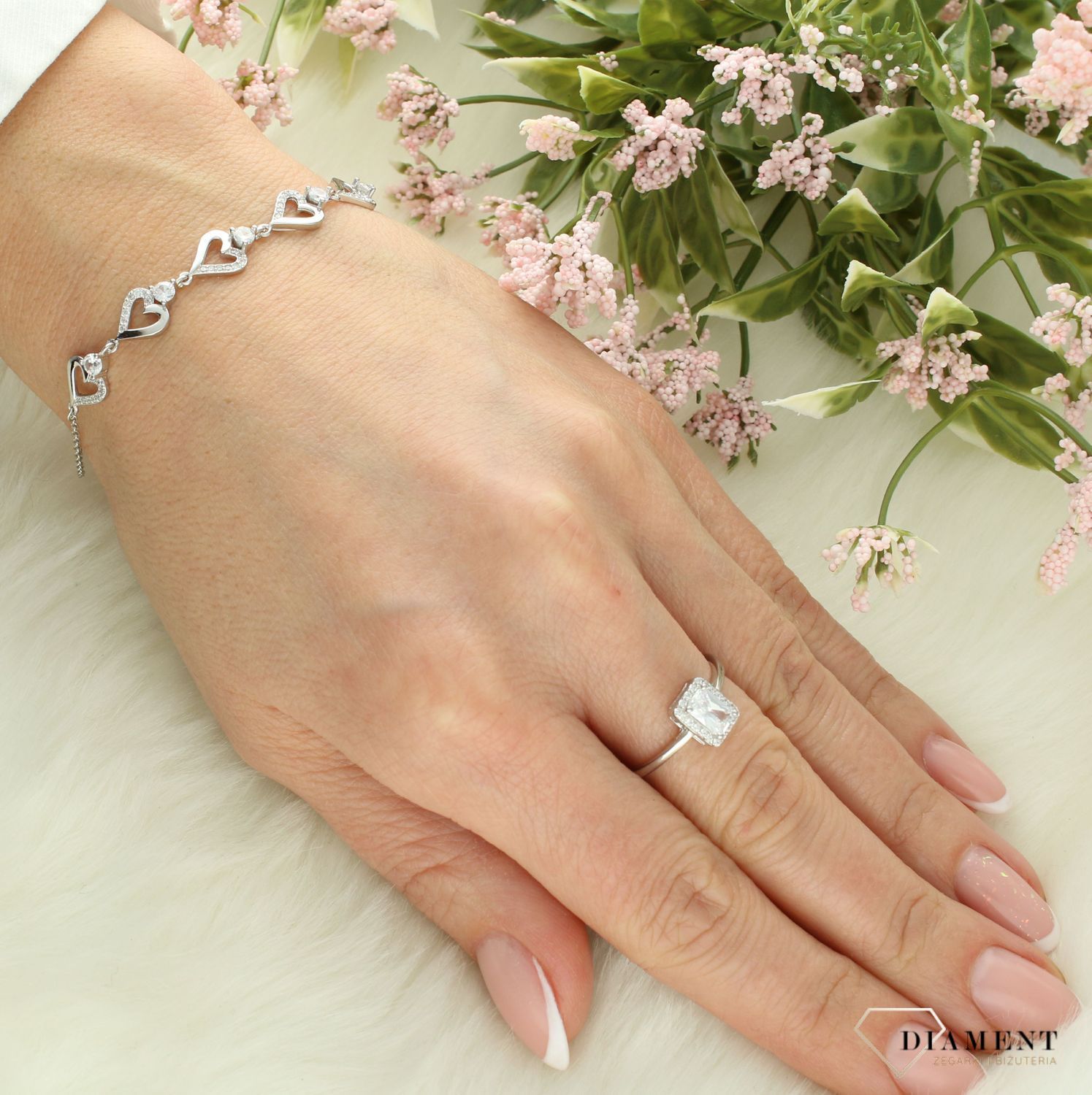 Srebrna bransoletka damska 925 serduszka z cyrkoniami DIA-BRA-12506-925 (2).jpg