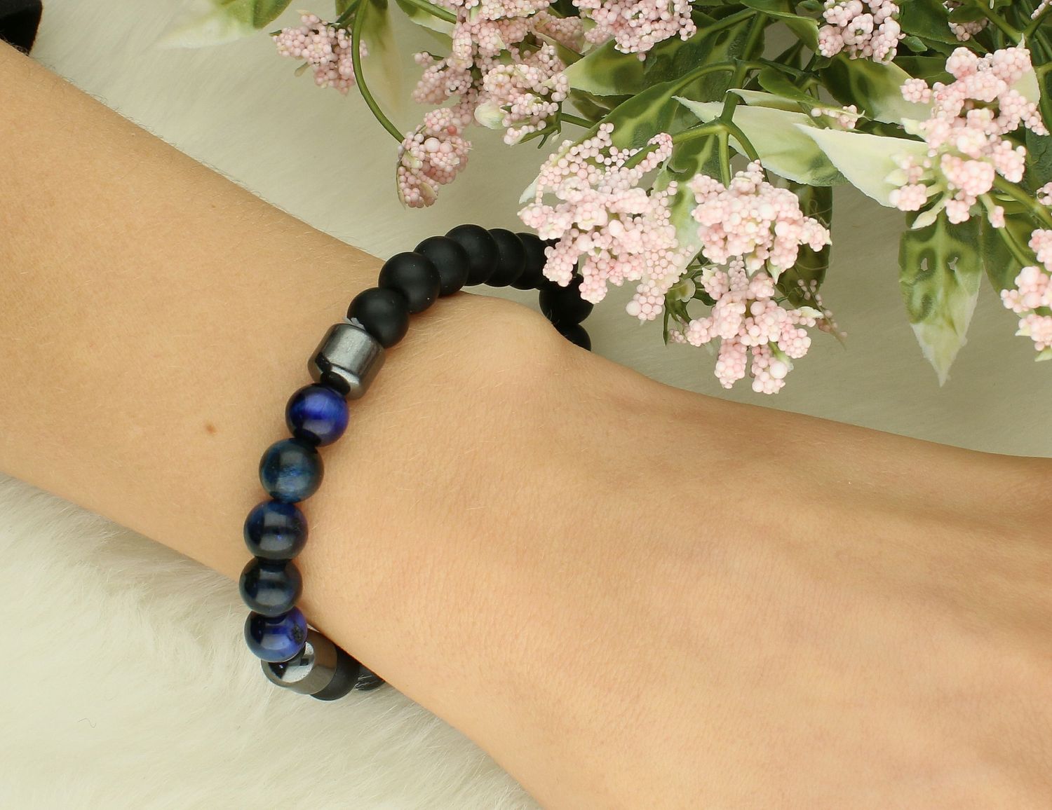 Bransoletka onyks,tygrysie oko granatowe DIA-BRA-12553-INNE Bransoletka na gumce to biżuteria cechująca się oryginalnością i wygodą, która zachwyci każdą kobietę. Oryginalny pomysł na prezent.111.jpg