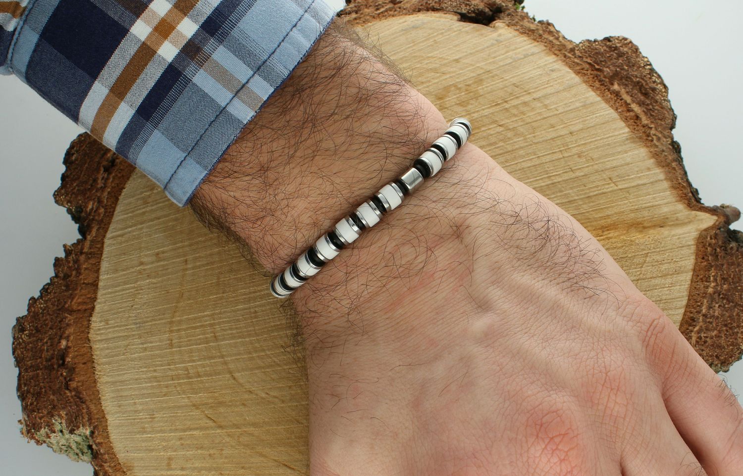 Bransoletka howlit DIA-BRA-12561-INNE Bransoletka na gumce to biżuteria cechująca się oryginalnością i wygodą, która zachwyci każdą kobietę. Oryginalny pomysł na prezent. Elegancka1.jpg