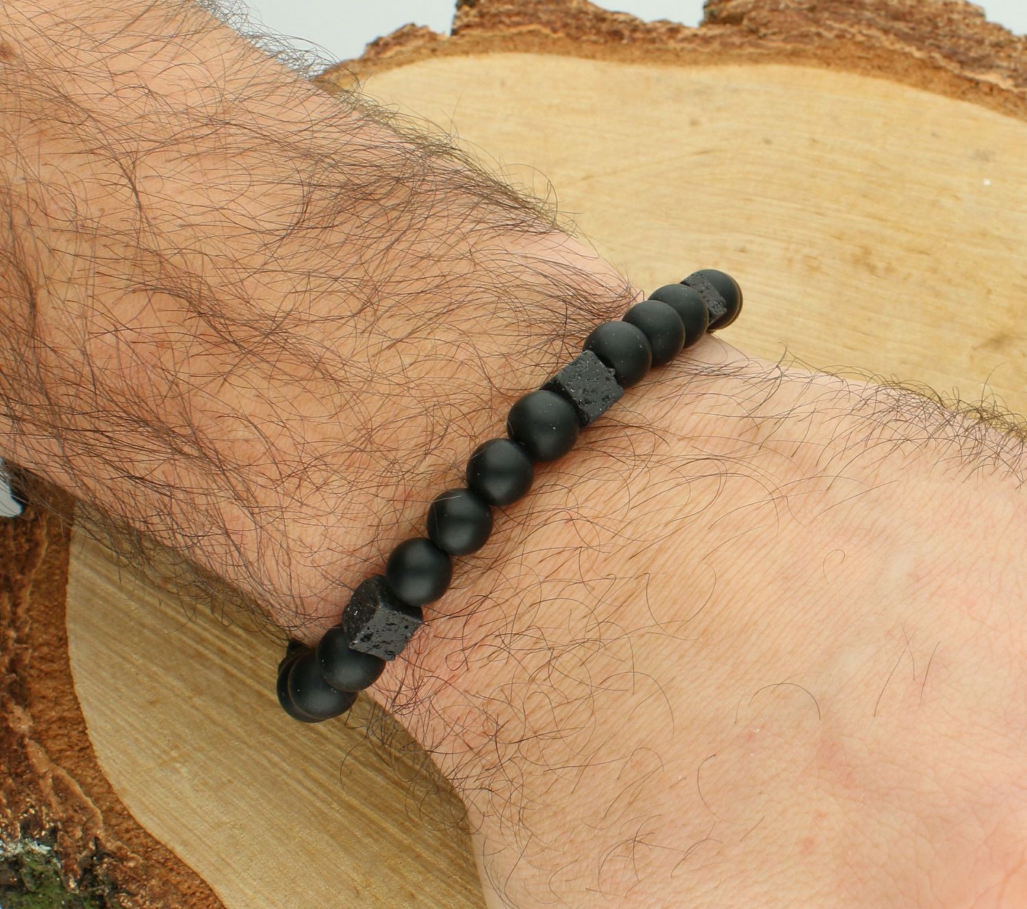 Bransoletka onyks mat DIA-BRA-12570-INNE . Bransoletka na gumce to biżuteria cechująca się oryginalnością i wygodą, która zachwyci każdą kobietę. Oryginalny pomysł na prezent.11.jpg