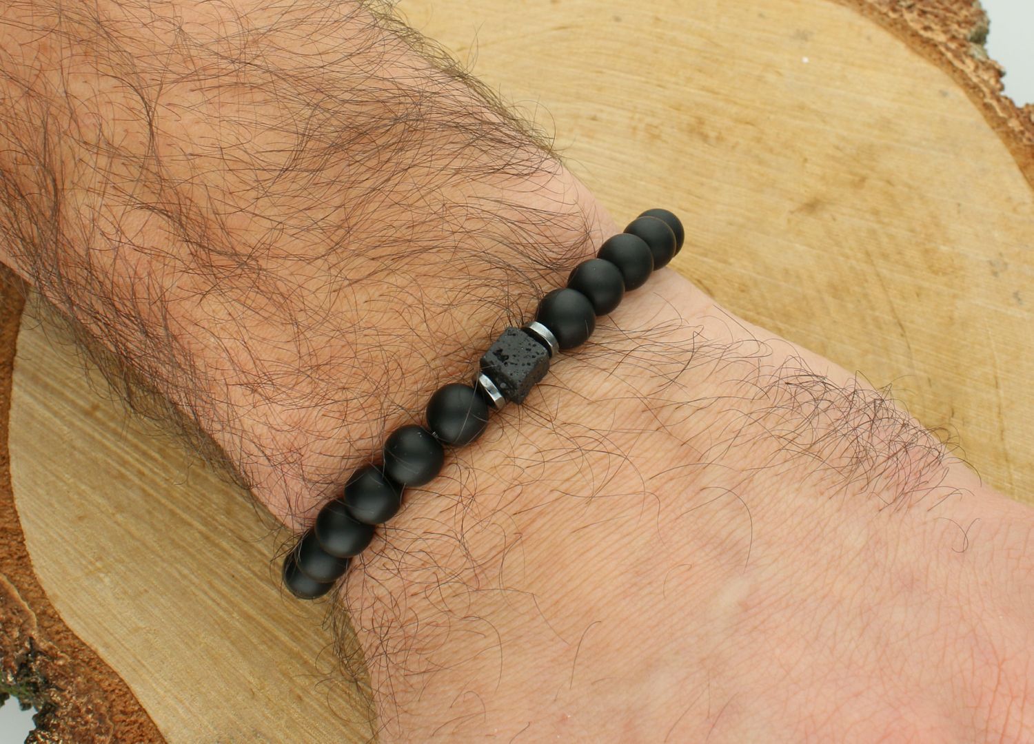 Bransoletka onyks mat DIA-BRA-12571-INNE Bransoletka na gumce to biżuteria cechująca się oryginalnością i wygodą, która zachwyci każdą kobietę. Oryginalny pomysł na prezent.111.jpg